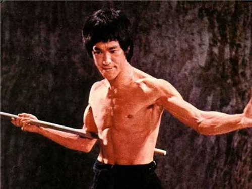 李小龍4大恐怖之處，和甄子丹、泰森、趙文卓比起來怎么樣？